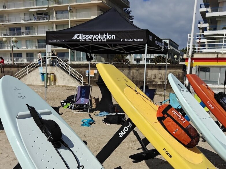 Derby kite and wing La Baule 2026 stands